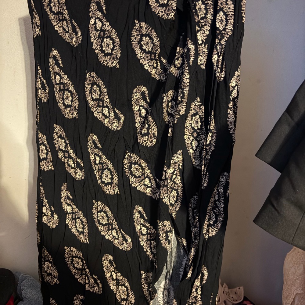 Knox Rose Black and White Patterned Skirt